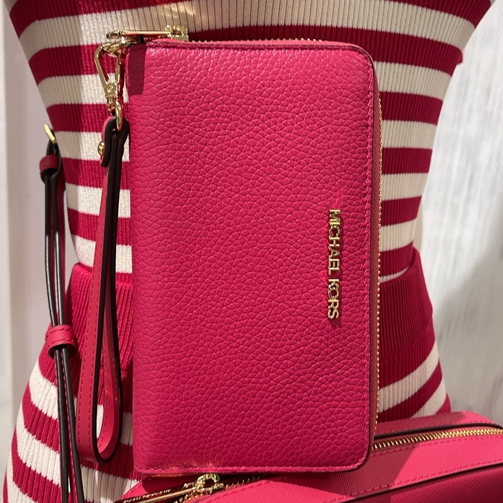 MICHAEL KORS LARGE FLAT MULTIFUNCTION PHONE CASE WALLET WRISTLET 
ELECTRIC PINK